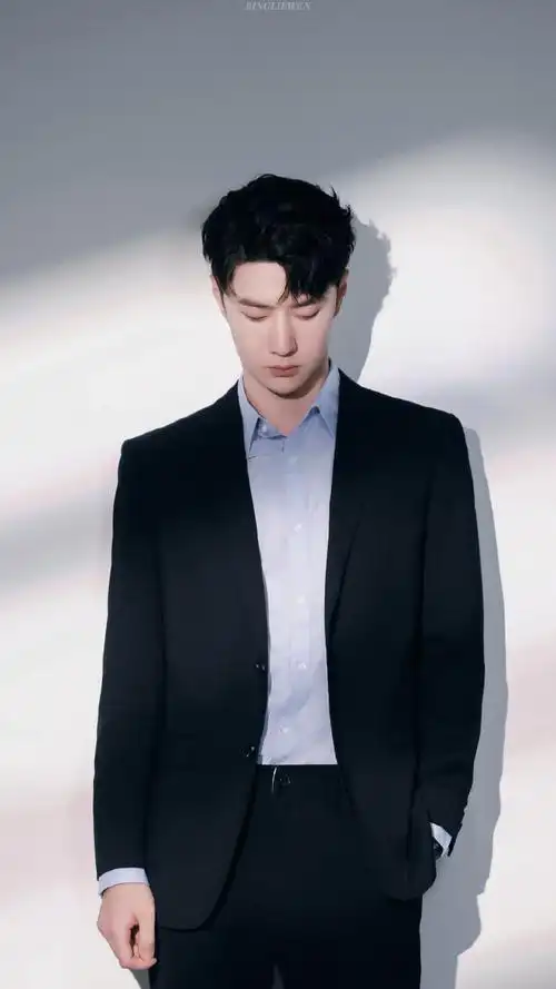 帅到失语2021redmi的王一博真的好出圈啊!谁能想到他居然会去夜跑呢?