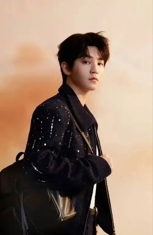 王俊凯偷偷谈恋爱?高亚麟被封杀了吗? 高露隐婚?韩红输不起?