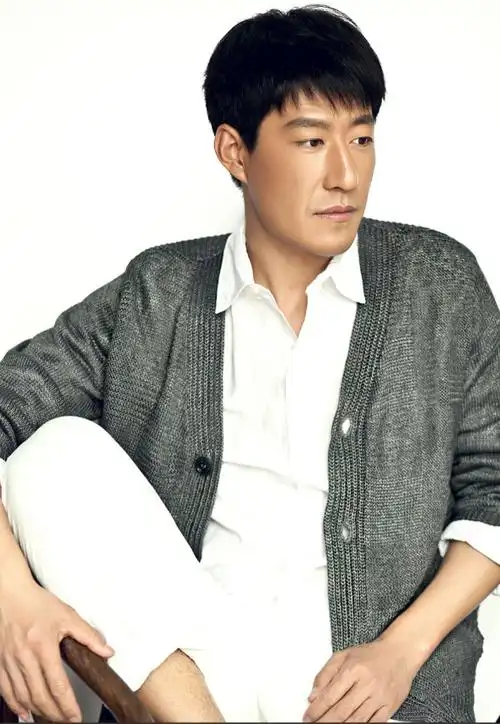 回顾著名演员于震被前妻泼尽脏水为何二婚妻子辛月依旧敢嫁