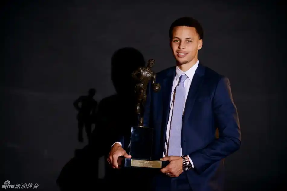 库里正式当选常规赛mvp