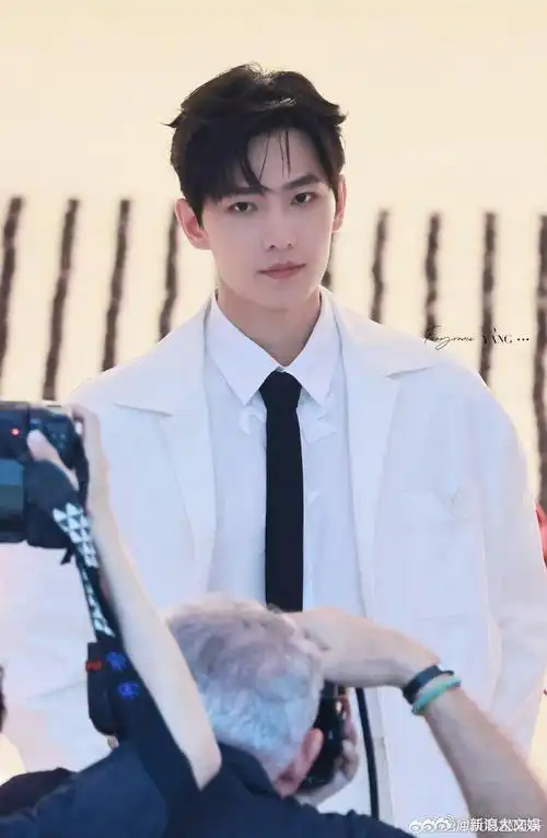 化妆师吴淼说杨洋本人真的不矮##化妆师吴淼力证杨洋身高争议