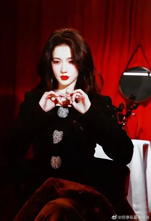 刘些宁新歌舞台首秀##刘些宁今晚是城市lady