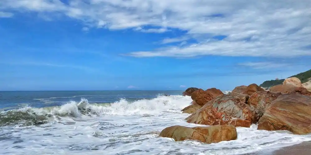 大海的壮观留在了我的眼中,希望我的照片能留在你的心中!