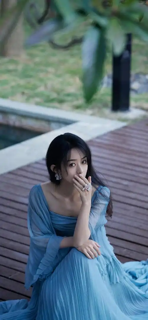 时间:2020-12-23浏览:(913)标签:赵丽颖格式:jpg热门壁纸标签郭禹晗江