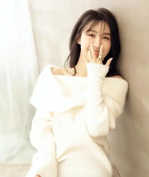 事实证明还没翻红先翻车的李菲儿活成了一个笑话