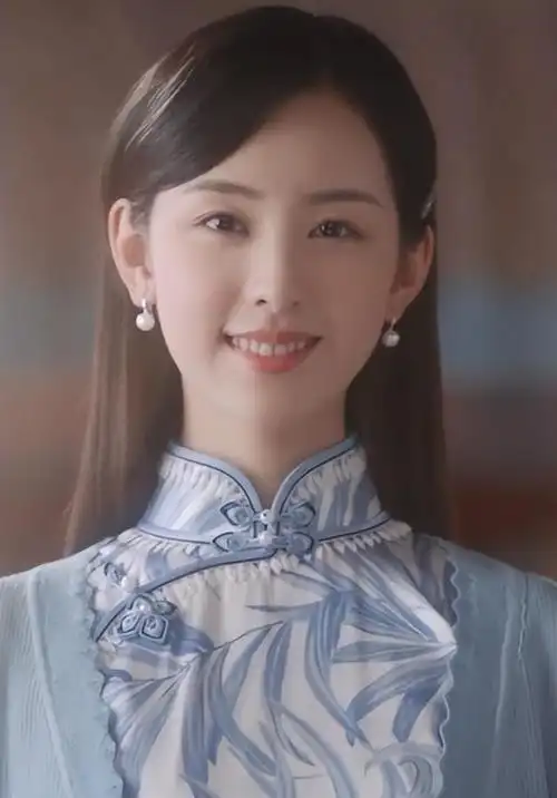 陈都灵深夜街头跳舞,瘦成纸片人撑不起衣服,新剧收官遭窦骁避嫌