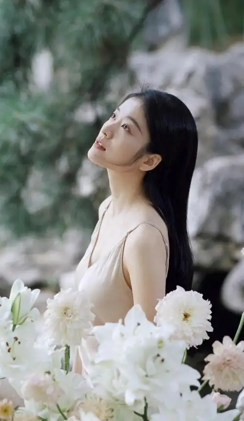 张雪迎青涩女孩的感觉而且歌喉也好听