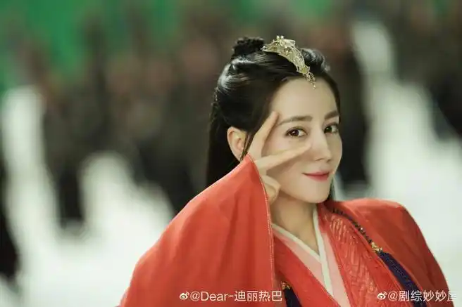 迪丽热巴说虐了这么久笑着告个别吧