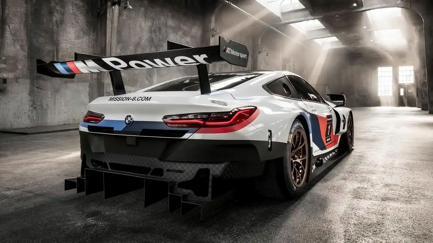 最新超酷宝马个性壁纸_个性十足的宝马汽车