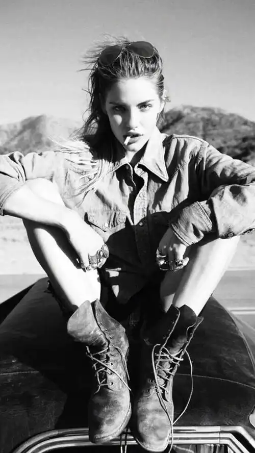 非主流欧美女生高清手机壁纸