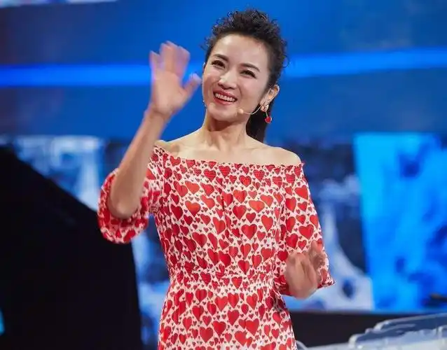 管彤与韩红传绯闻41岁结婚42岁高龄生子现在过得怎样了