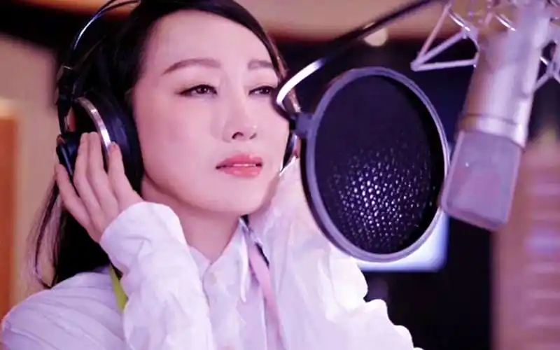 萨顶顶又出神曲,难度不输《左手指月》,网友:不愧为国家队