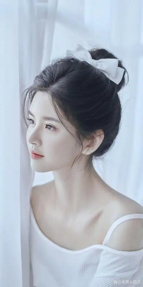 林思意,浪漫私服写真图片集合,唯美小清新活力十足