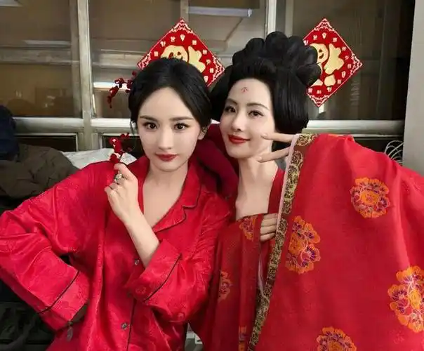 37岁杨幂踩点官宣喜讯合照冲上热搜网友这一对我真的爱惨了