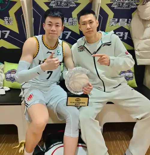 队最终放弃孙巍还是有原因的,一方面是队内锋线不缺人,四号位有付豪