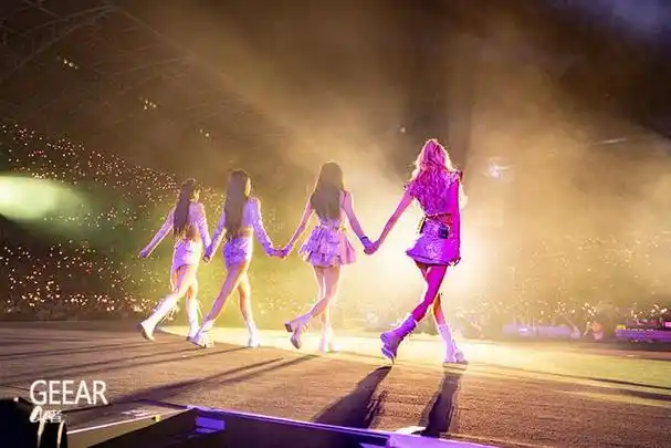 全球的热门曲目,在陆续登上各大知名节目与舞台后成为了世界知名的 k