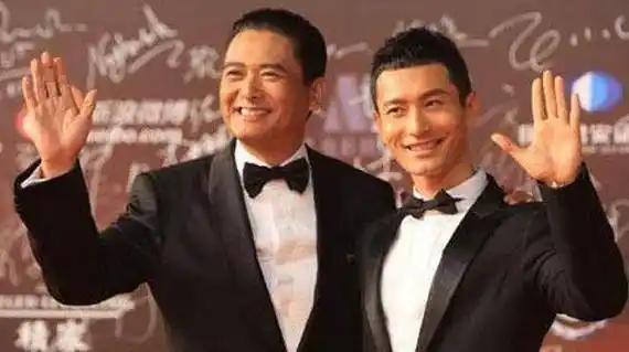 原创当周润发和黄晓明同框你就知道为什么发哥的许文强最经典了