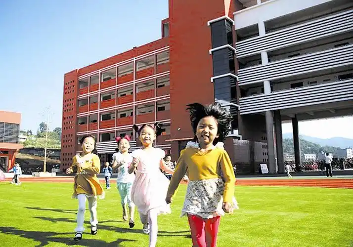 竹溪县长安学校打造学生快乐成长的乐园