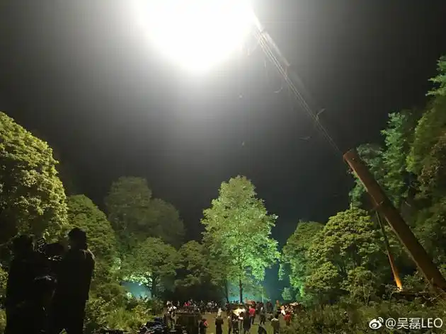 吴磊拍摄大夜戏