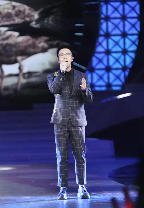 孙伯纶加盟江西卫视跨年晚会 新作品筹备中