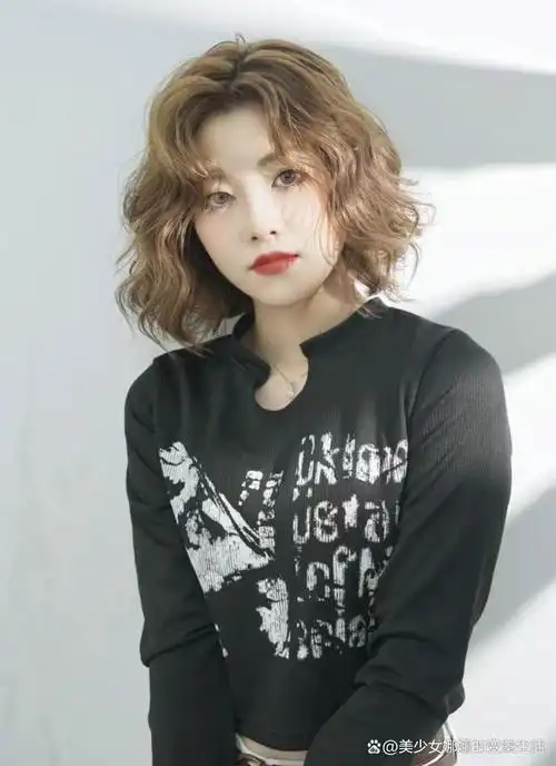 女人不管年纪多大最好别留这3种发型大妈感十足还没气质