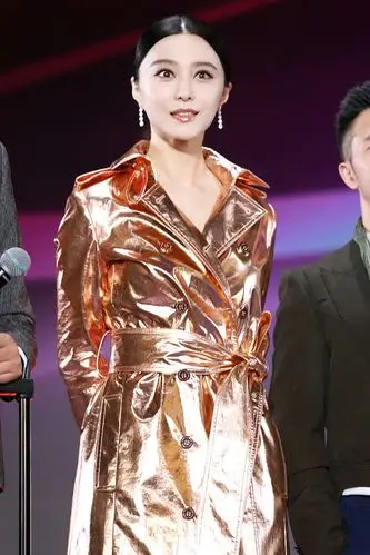 范冰冰金色战袍活动现场高清图片
