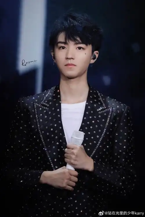 同是万物生长的命理,为何你长的就这么好看[太开心]@tfboys-王俊凯