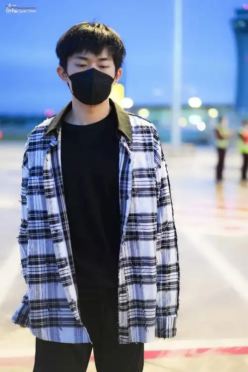 易烊千玺超话  2021 /0526 /210526  北京飞深圳  我非常喜欢的一次