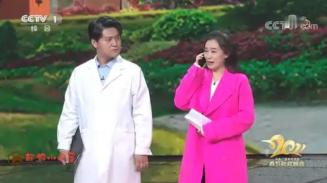 2021央视春晚:小品《一波三折》!贾玲张小斐爆笑演母女
