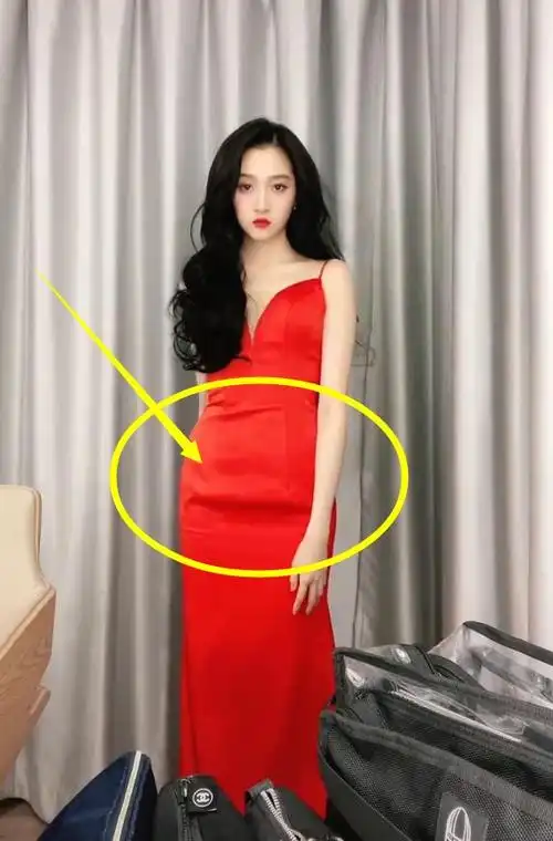 关晓彤穿无痕衣跳舞,全网却紧盯她"肚子",看清后鹿晗评论炸了