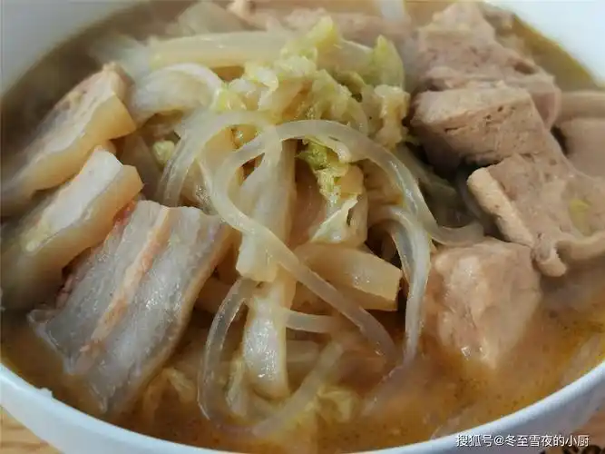 东北冬季特色家常炖菜白菜和豆腐这样做南方人很少吃过