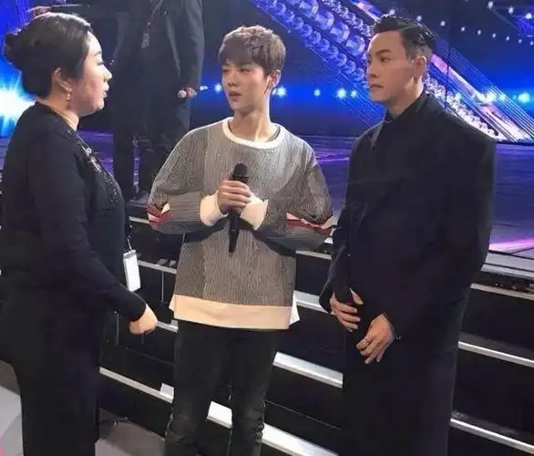 关晓彤快管管你男友:鹿晗直播带货引争议,已彻底"放飞自我"了