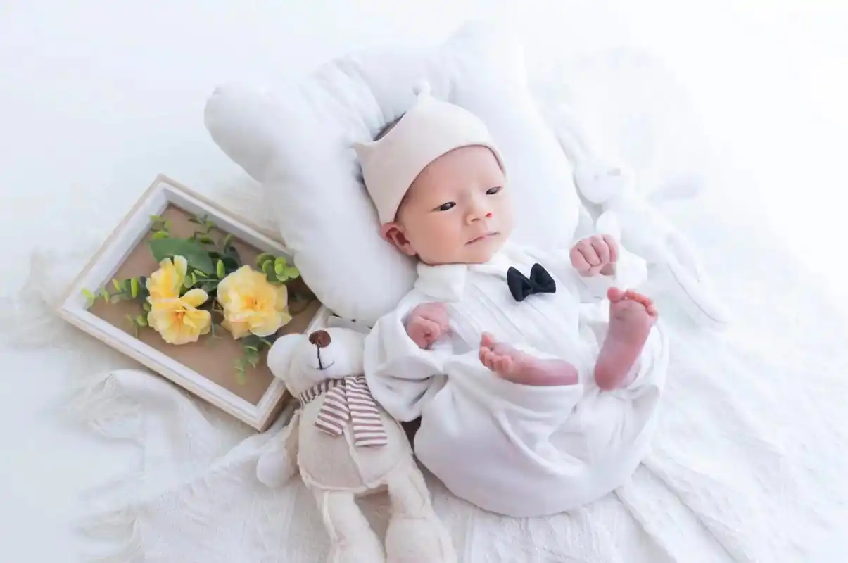 小可爱满月啦!告别新生儿→→迎来婴儿期,愿你往后平安喜乐 生 - 抖音