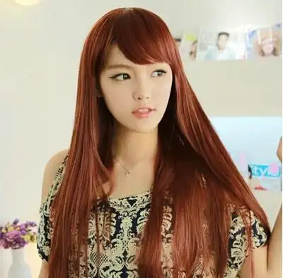 斜刘海 长直发:直发发型显飘逸灵动,搭配上鲜活的头发颜色,让你的夏天