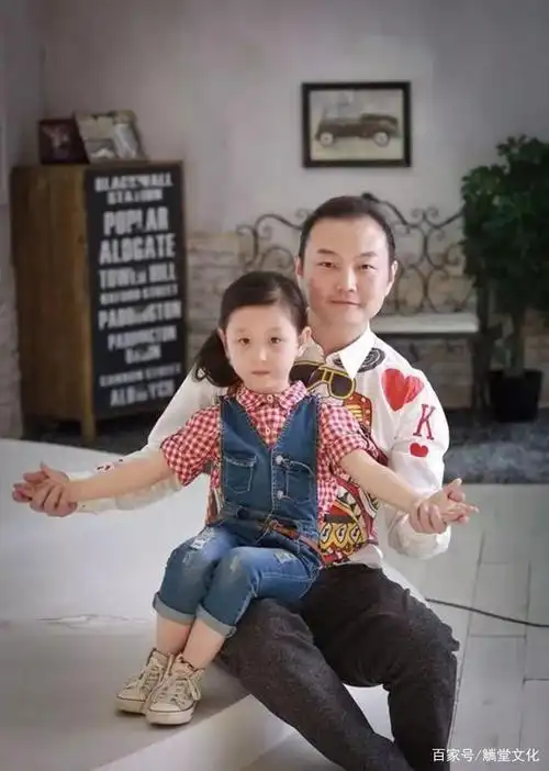 在陪伴女儿成长的过程中,李宁发现了自己作为父亲的一个先天优势,就是