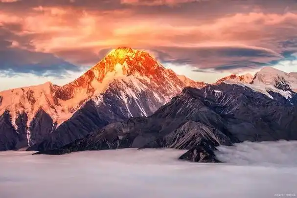 日照金山位于中国山东省的日照市,是一座著名的风景旅游胜地.