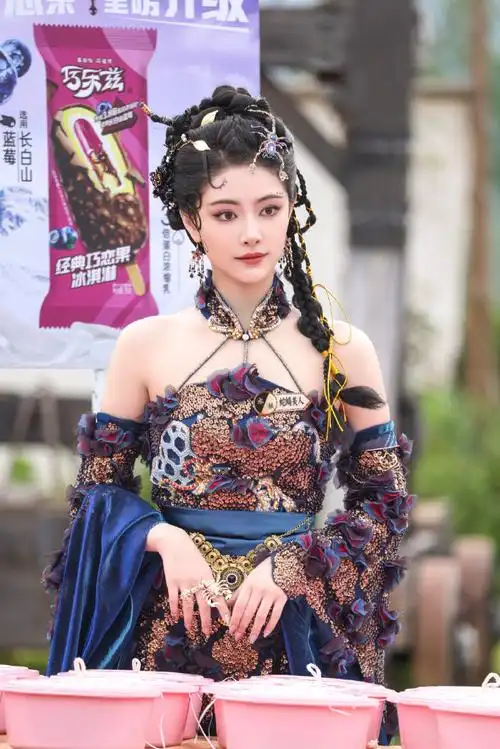 许佳琪超话02@许佳琪kiki    #许佳琪 蛇蝎美人上线#  #许佳琪萌探4