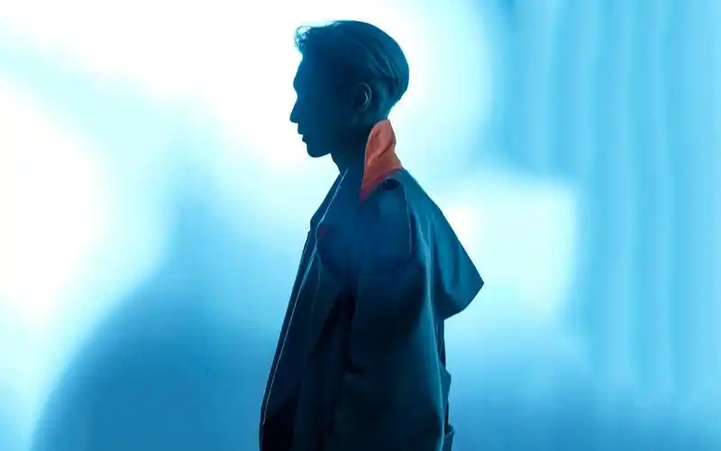 电脑壁纸 明星 大陆明星 张艺兴银发造型