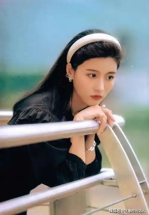 复古风回潮,那些惊艳了时光的90年代港风穿搭,到底有什么魅力_港式