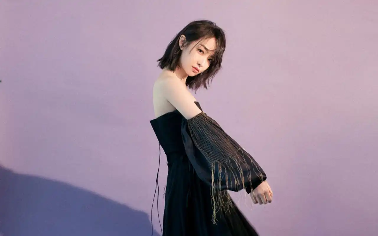 宋茜性感抹胸写真桌面壁纸