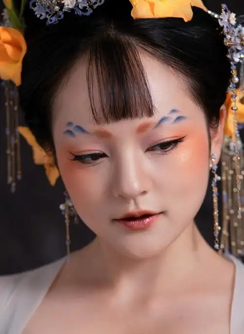 奢妃化妆学校的化妆造型作品《花宴·唐朝美人图 》