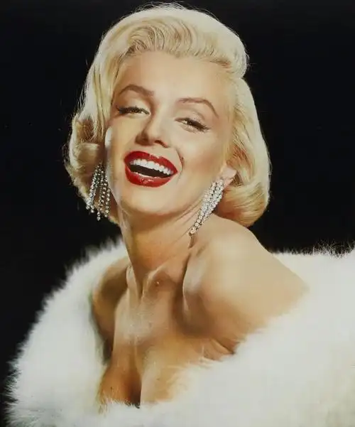 玛丽莲·梦露 很多人都认为,赫本.