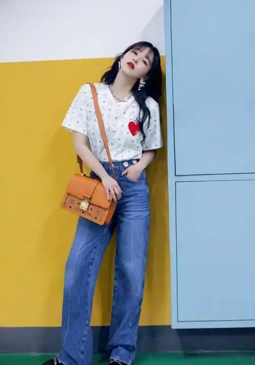 阚清子海岛大片释出,波西米亚风穿搭尽显优雅知性,气质绝了!