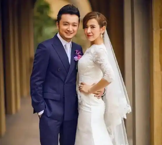 这条新闻令人迷惑,尼格买提不是有一位新疆老婆?