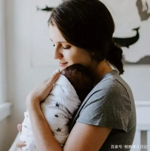 为什么宝宝总是喜欢妈妈抱?背后有这4个原因,得知真相太暖心