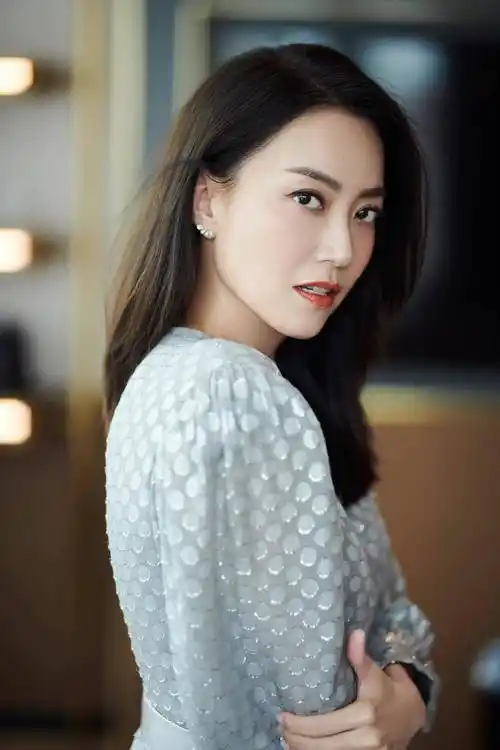 金牌经纪人霍汶希行走内娱十年我的普通话不普通