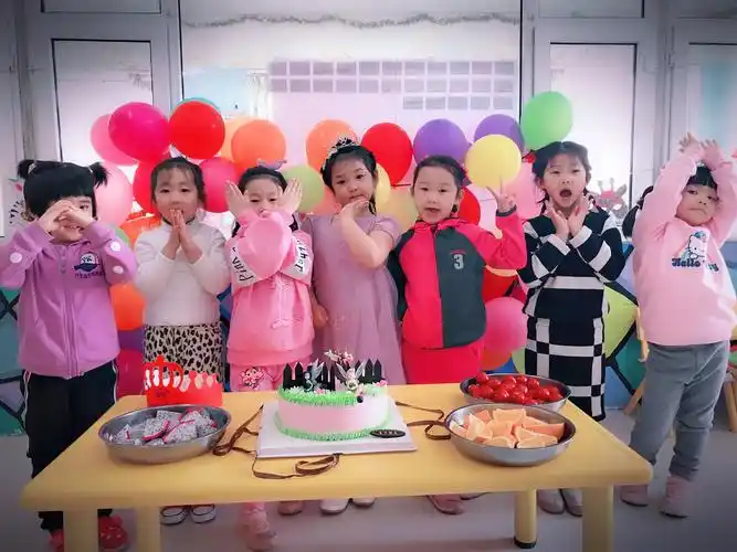 成长摇篮幼儿园大一班米乐小朋友生日快乐