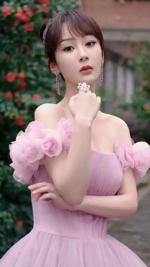 杨紫:清新脱俗,气质婉约,优雅唯美