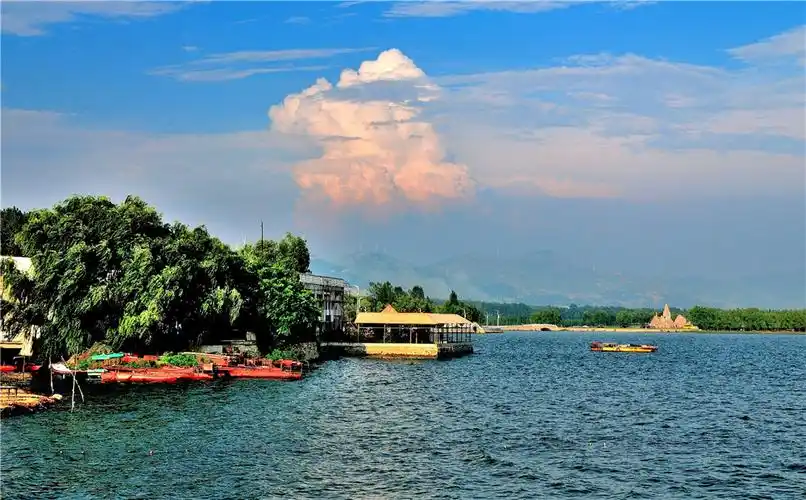 风光旖旎望花湖