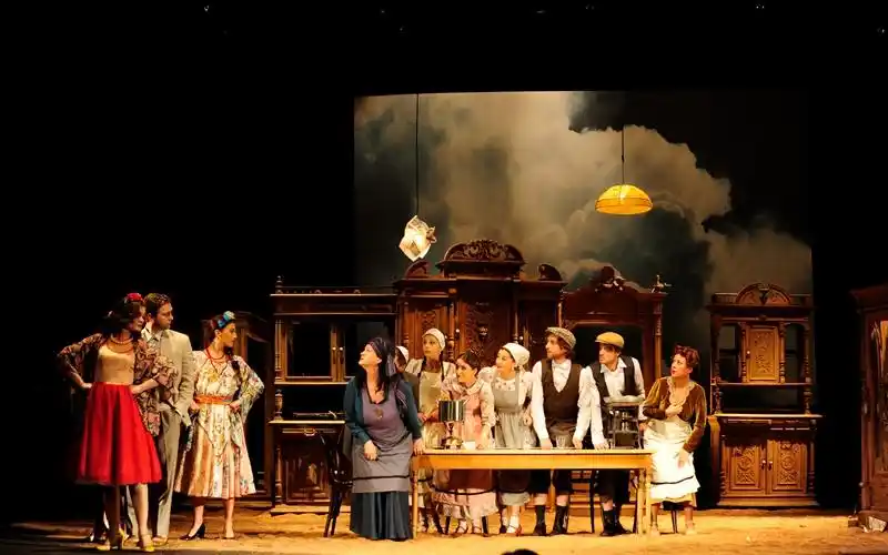 罗伯特·威尔逊,锡比乌国家剧院,巴黎北方剧院齐聚,艺术节话剧舞台"有